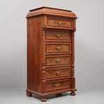 1135 6319 CHEST OF DRAWERS